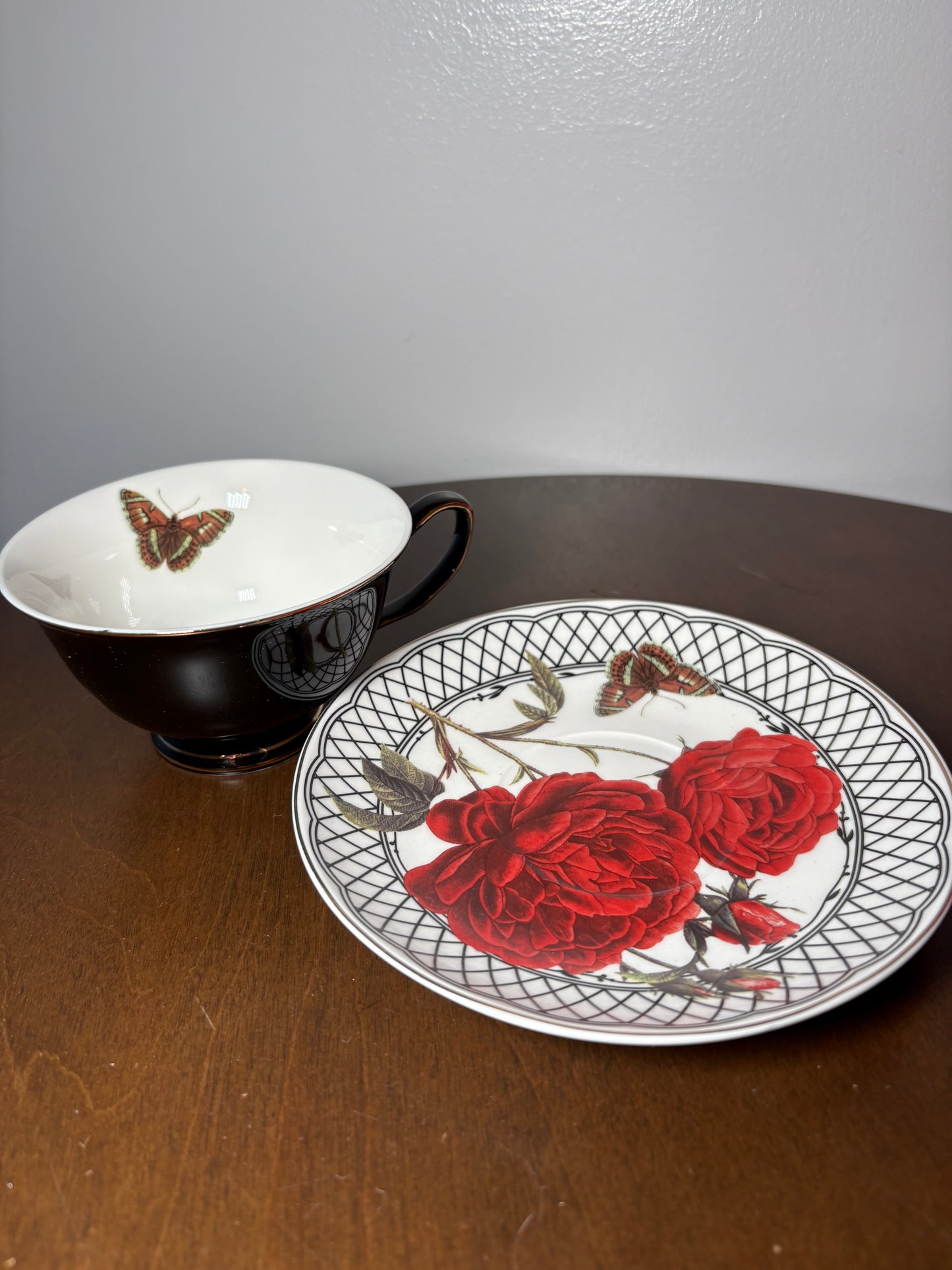 Bloomed Roses Tea Cup & Saucer