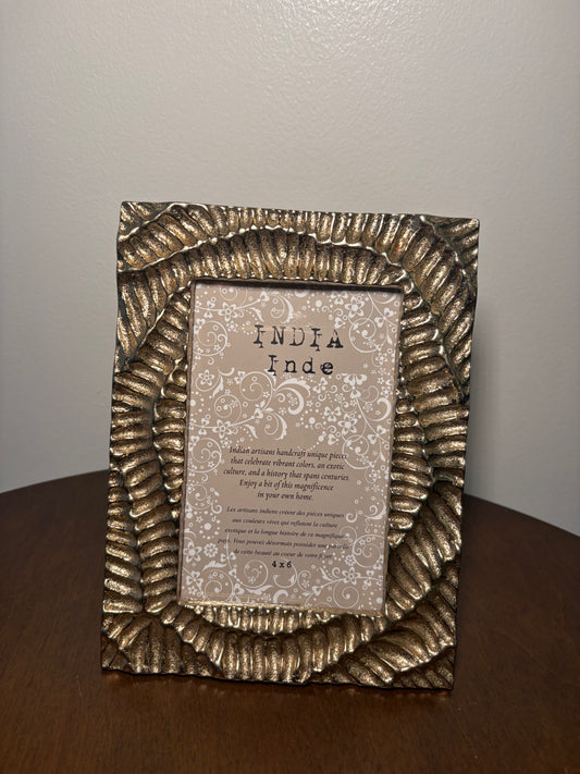 Scaled Picture Frame